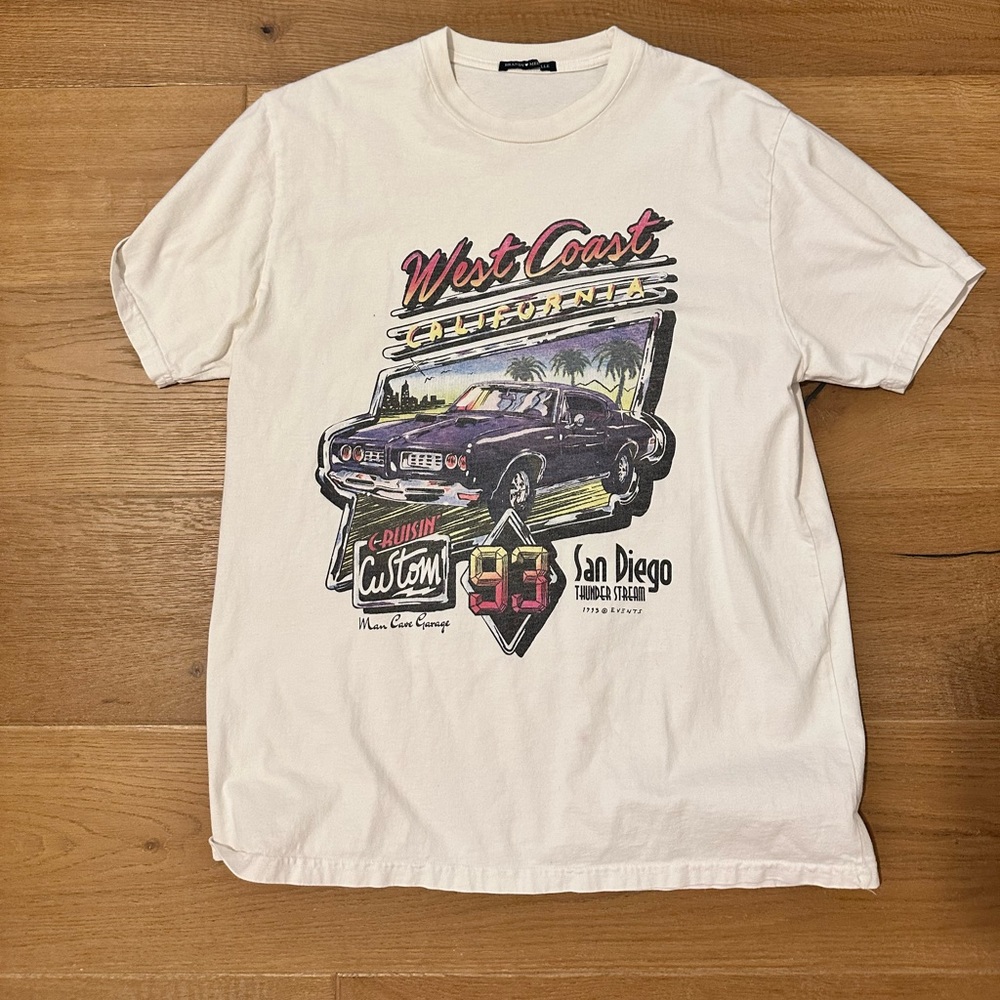 Brandy Melville West Coast Graphic Tee